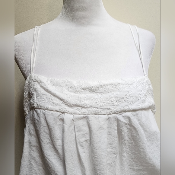 Daisy Fuentes White Cotton Cami/Tank with Crocheted Lace Size 6 - Picture 2 of 8